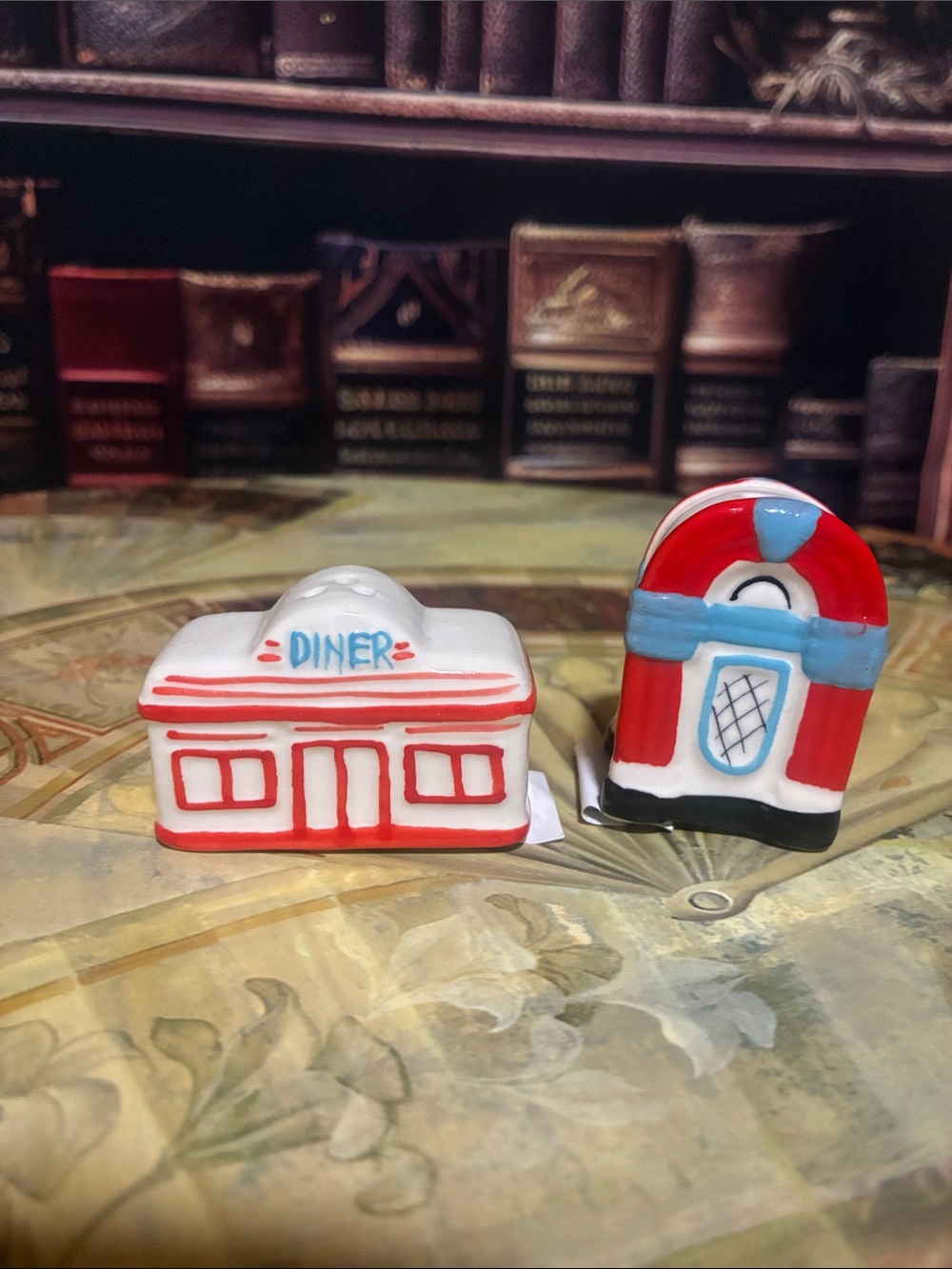 Retro Diner & Jukebox Ceramic Salt and Pepper Shaker Set - Red and Blue